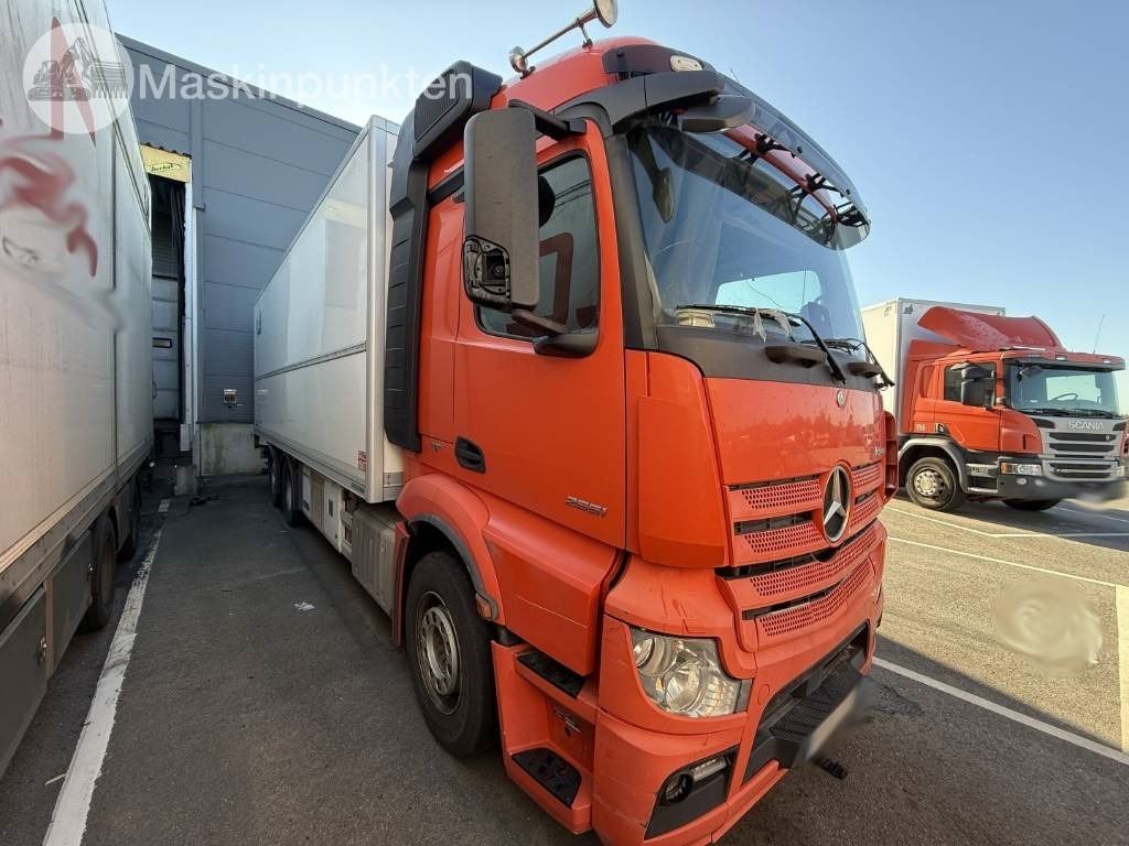 Mercedes-Benz Actros 2551 - Refrigerated truck: picture 3 Mercedes-Benz Actros 2551 - Refrigerated truck: picture 3
