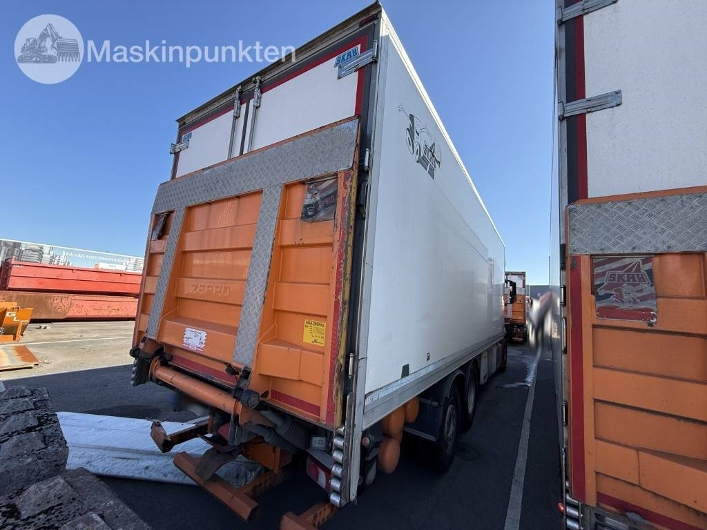 Mercedes-Benz Actros 2551  - Refrigerated truck: picture 4 Mercedes-Benz Actros 2551  - Refrigerated truck: picture 4