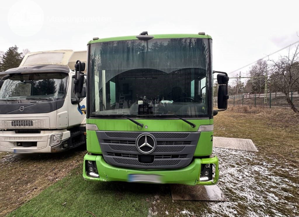 Mercedes-Benz Econic - Box truck: picture 4 Mercedes-Benz Econic - Box truck: picture 4