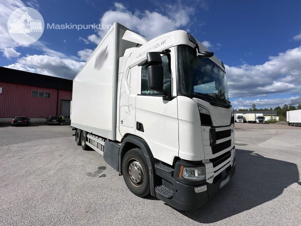 Scania R 520 - Box truck: picture 1 Scania R 520 - Box truck: picture 1