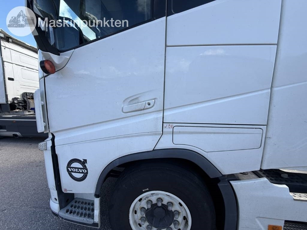 Tractor unit Volvo FH 500: picture 12