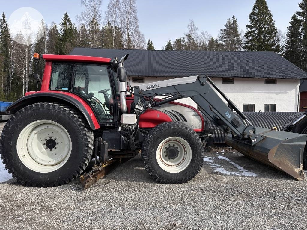 Valtra T 202 - Farm tractor: picture 4 Valtra T 202 - Farm tractor: picture 4