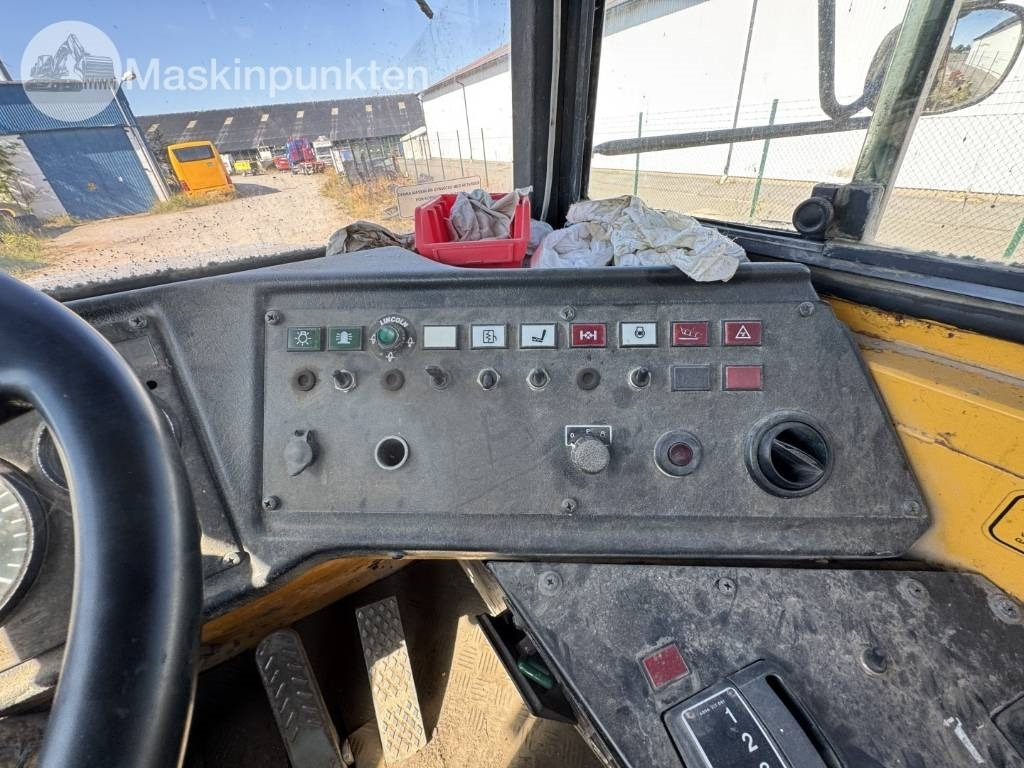 Articulated dump truck Volvo A 25 C: picture 44