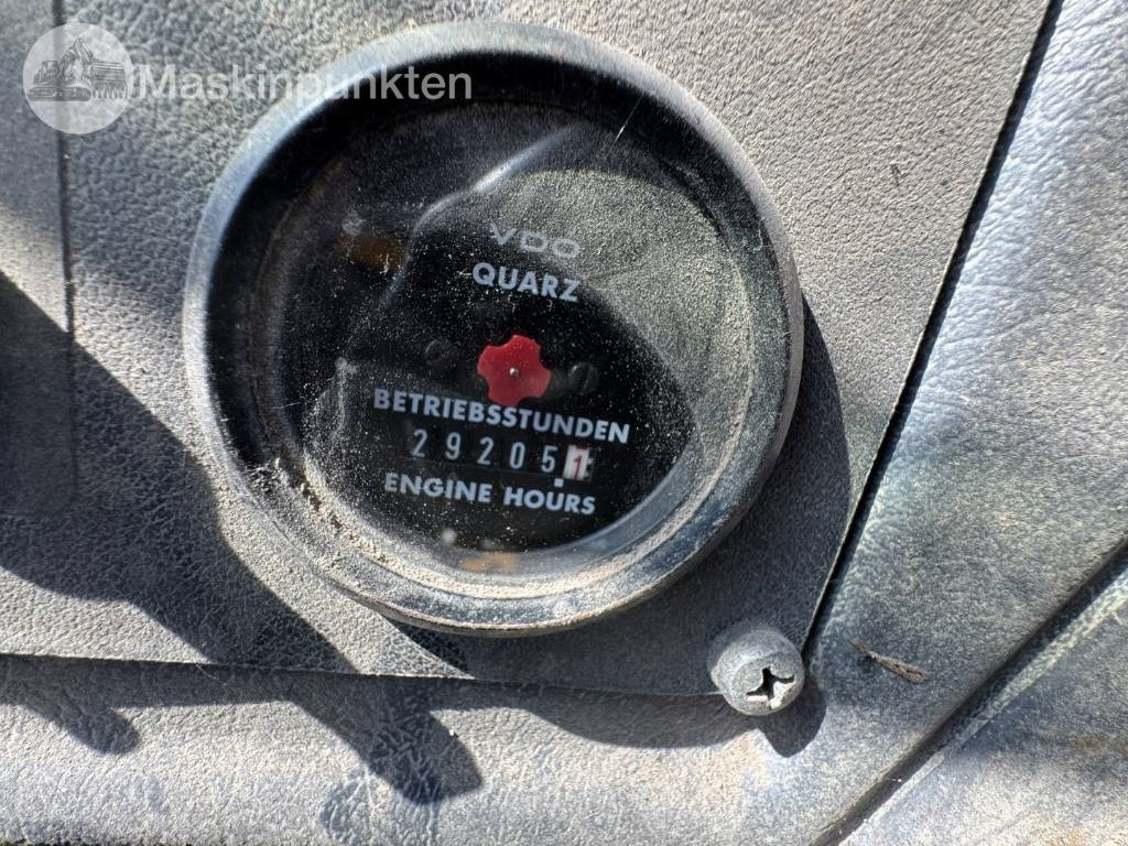 Articulated dump truck Volvo A 25 C: picture 41