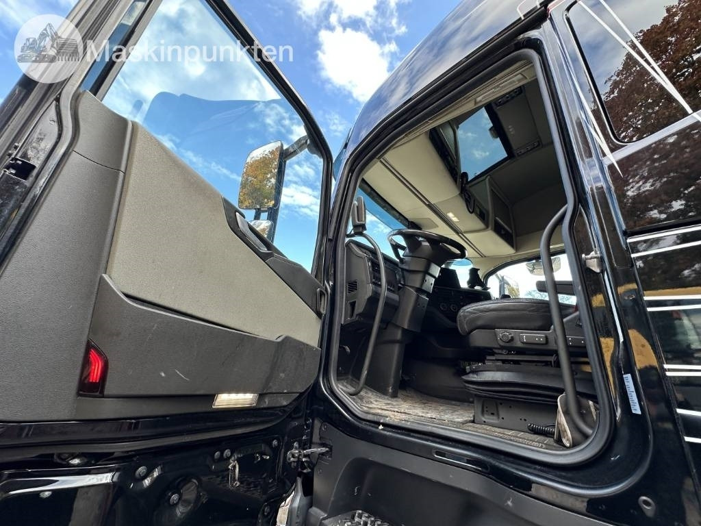 Leasing of Volvo FH 64 R Timmerbil med kran  Volvo FH 64 R Timmerbil med kran: picture 10