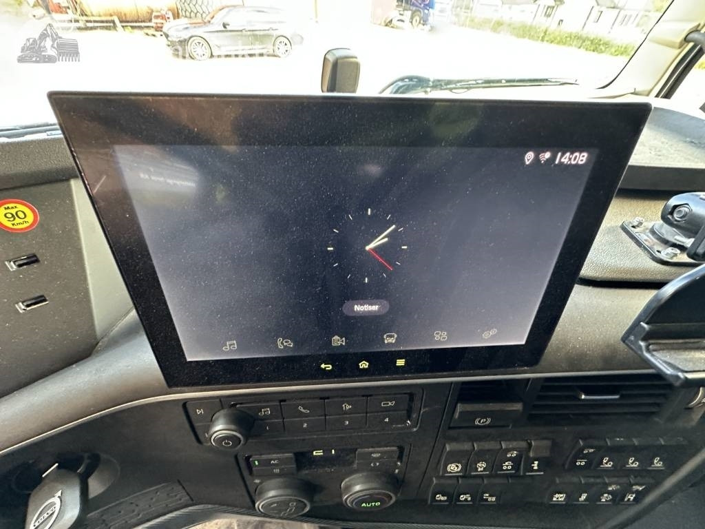 Leasing of Volvo FH 64 R Timmerbil med kran  Volvo FH 64 R Timmerbil med kran: picture 28