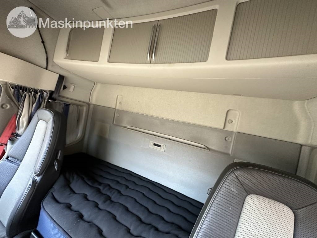 Leasing of Volvo FH 64 R Timmerbil med kran  Volvo FH 64 R Timmerbil med kran: picture 16