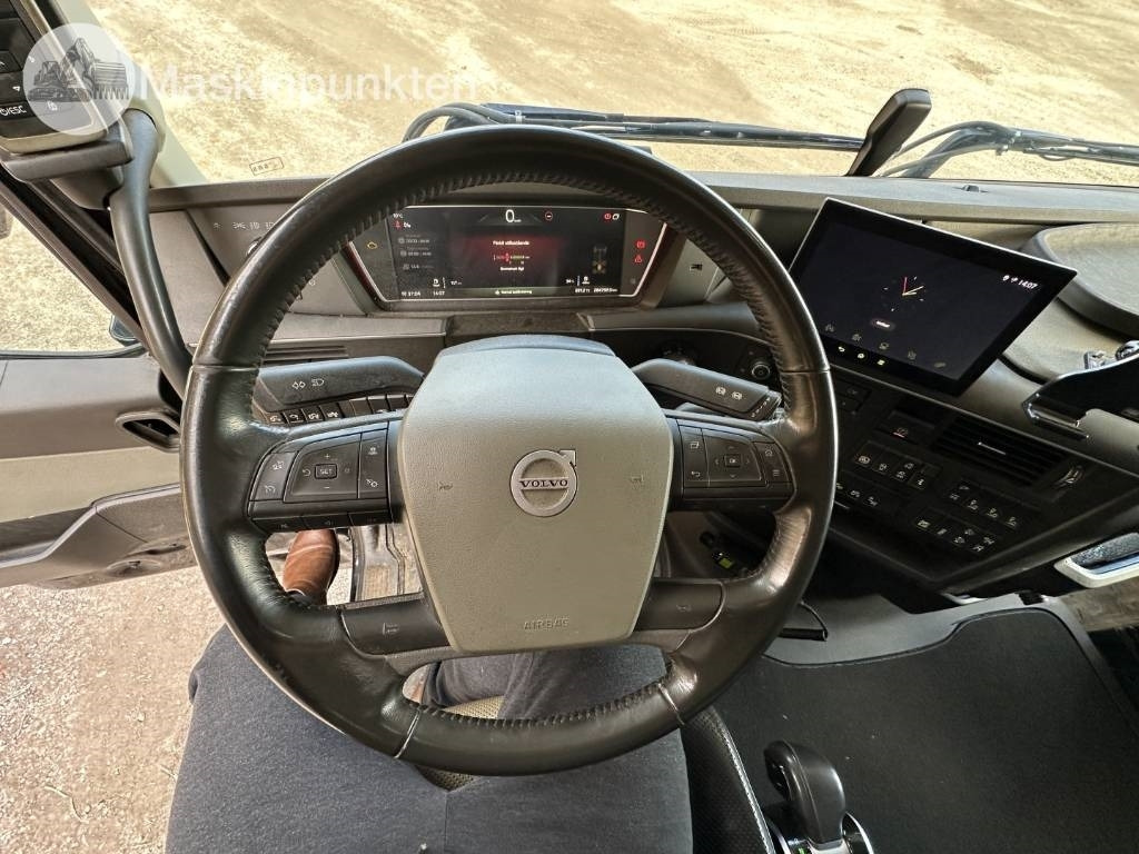 Leasing of Volvo FH 64 R Timmerbil med kran  Volvo FH 64 R Timmerbil med kran: picture 21