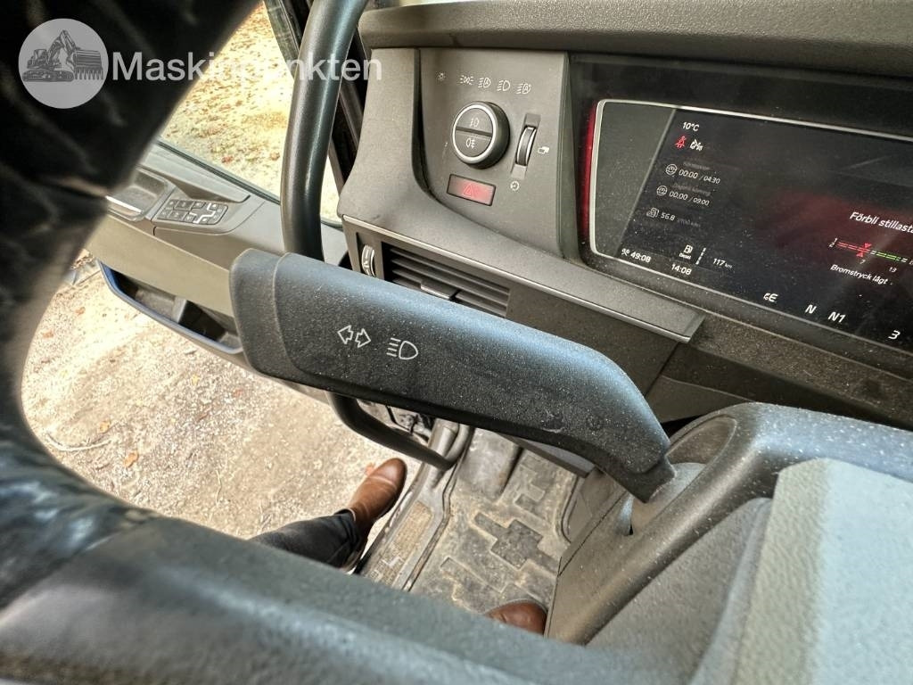 Leasing of Volvo FH 64 R Timmerbil med kran  Volvo FH 64 R Timmerbil med kran: picture 30