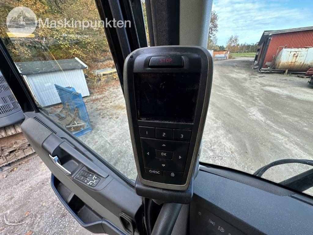 Leasing of Volvo FH 64 R Timmerbil med kran  Volvo FH 64 R Timmerbil med kran: picture 24