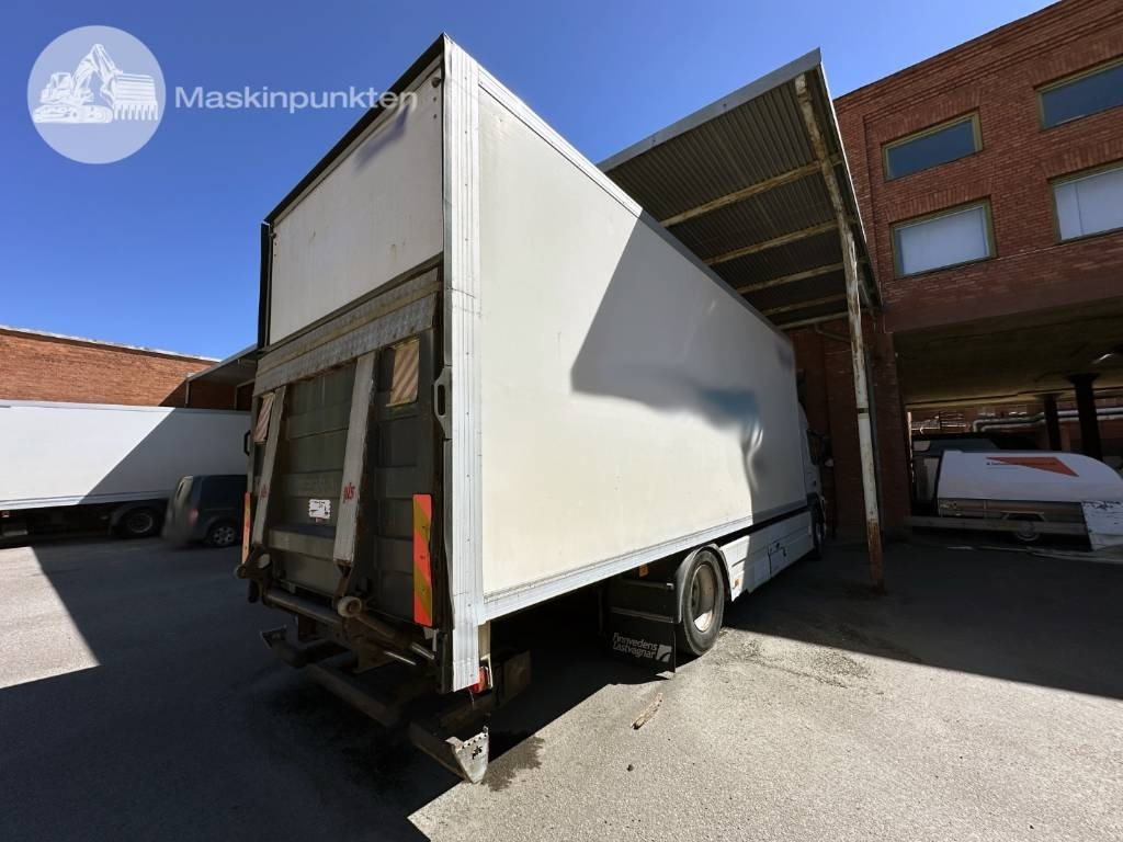 Volvo FM 300 - Box truck: picture 5 Volvo FM 300 - Box truck: picture 5