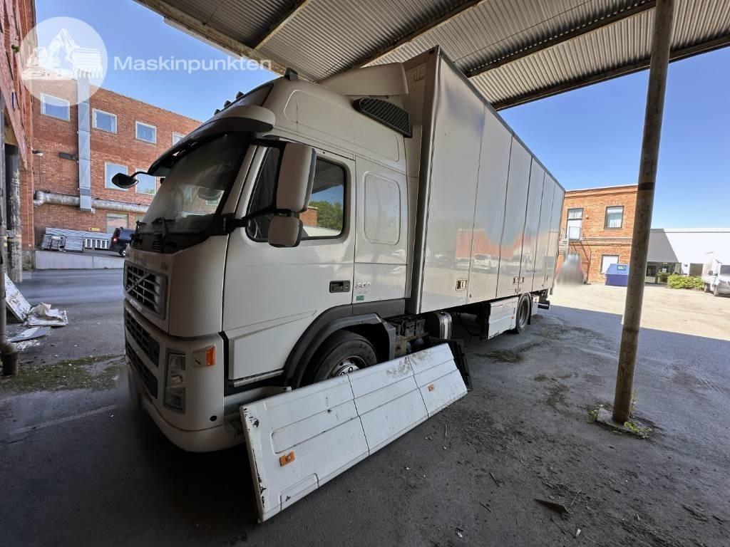 Volvo FM 300 - Box truck: picture 4 Volvo FM 300 - Box truck: picture 4