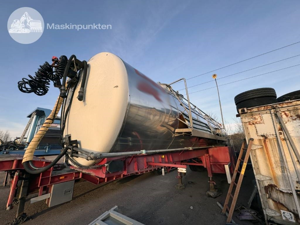 Wedholms DK 345-16 - Tanker semi-trailer: picture 3 Wedholms DK 345-16 - Tanker semi-trailer: picture 3