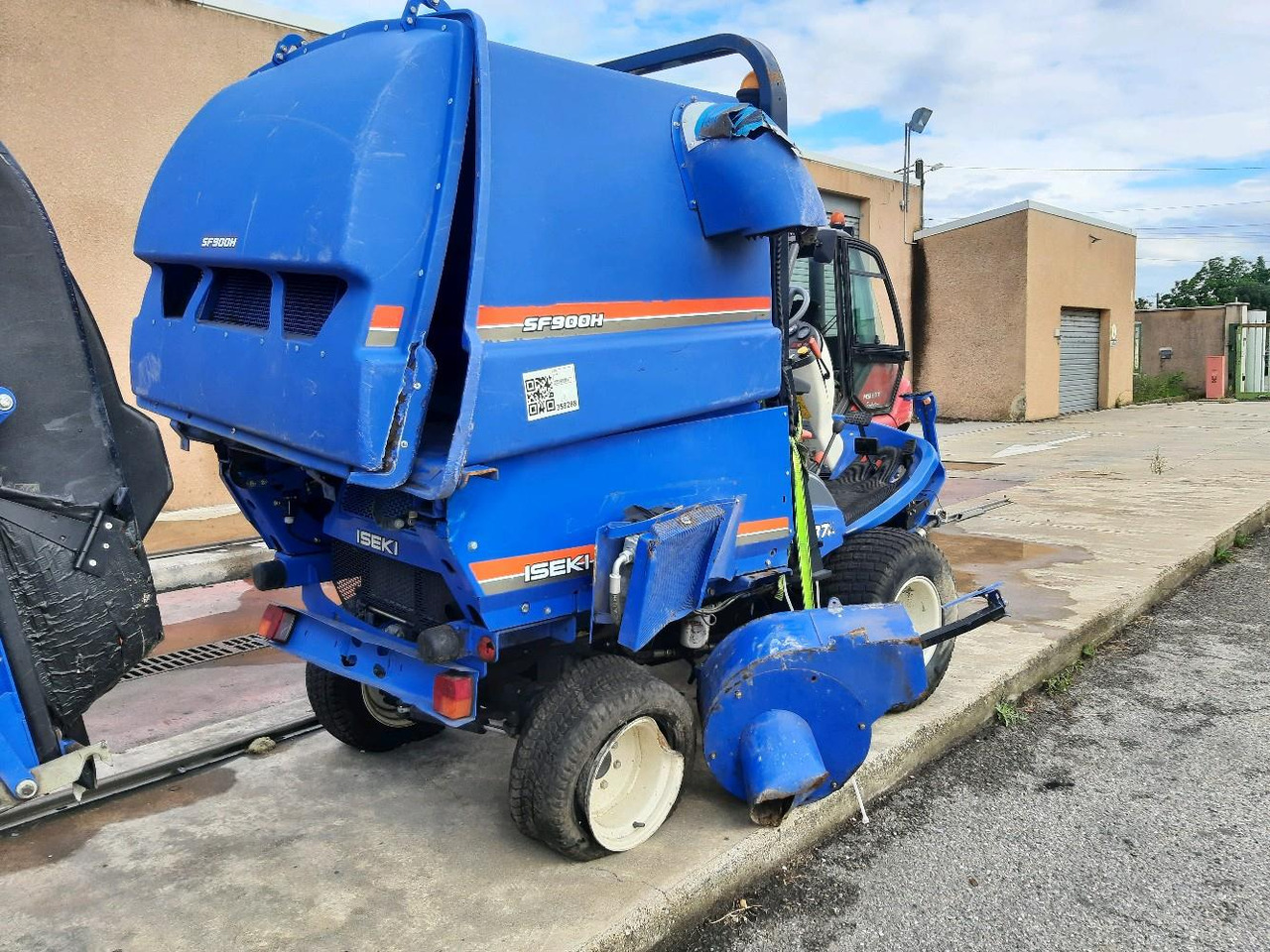 ISEKI SF370 - Lawn mower: picture 4 ISEKI SF370 - Lawn mower: picture 4
