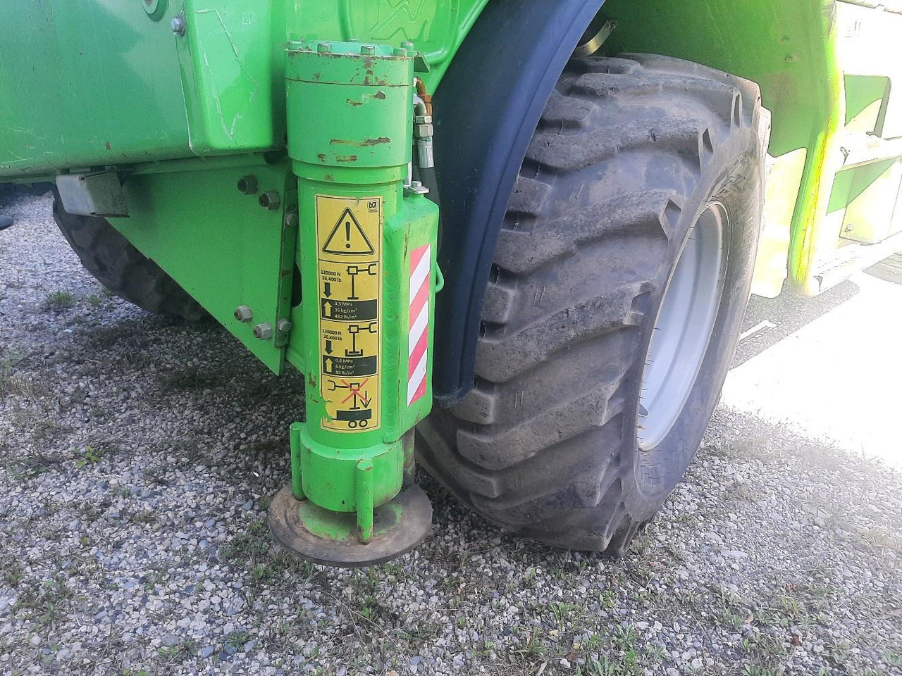 Telescopic handler MERLO CHARGEUR TELES ROTO 40.26 MCSS: picture 12