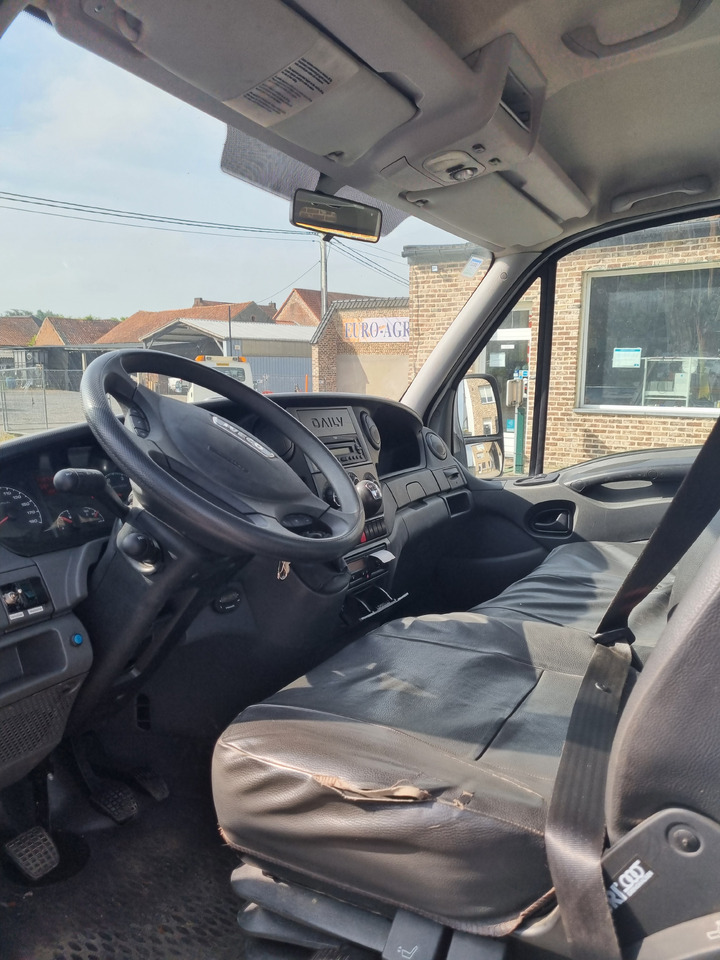 Mini artic tractor unit IVECO 40C35: picture 9