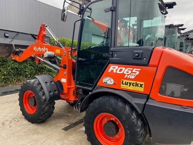 Wheel loader Kubota R 065: picture 12