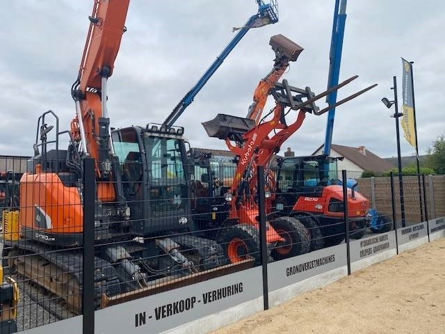 Wheel loader Kubota R 065: picture 6