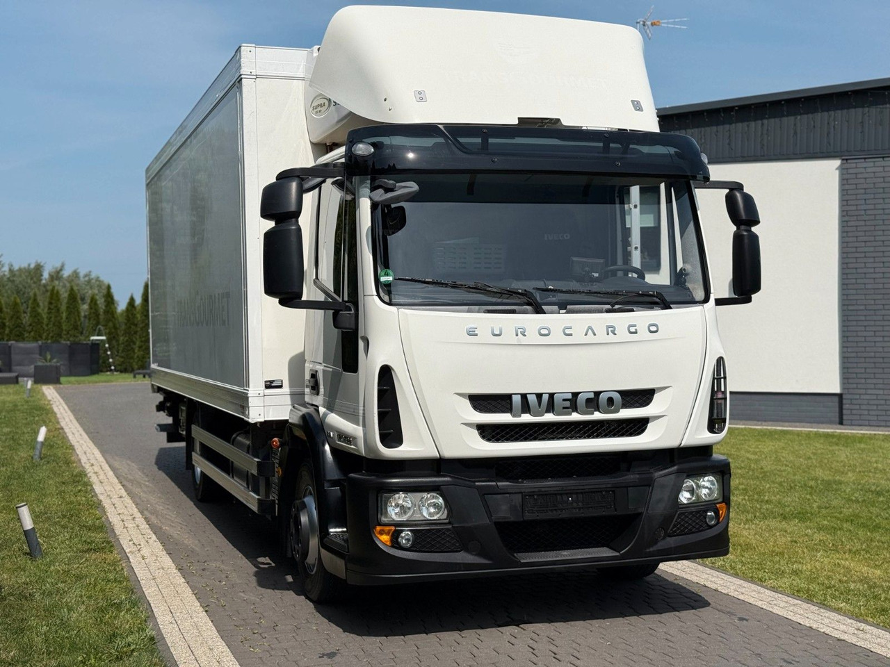 Iveco EUROCARGO 12T E22 CARRIER SUPRA 850 MT - Refrigerated truck: picture 3 Iveco EUROCARGO 12T E22 CARRIER SUPRA 850 MT - Refrigerated truck: picture 3