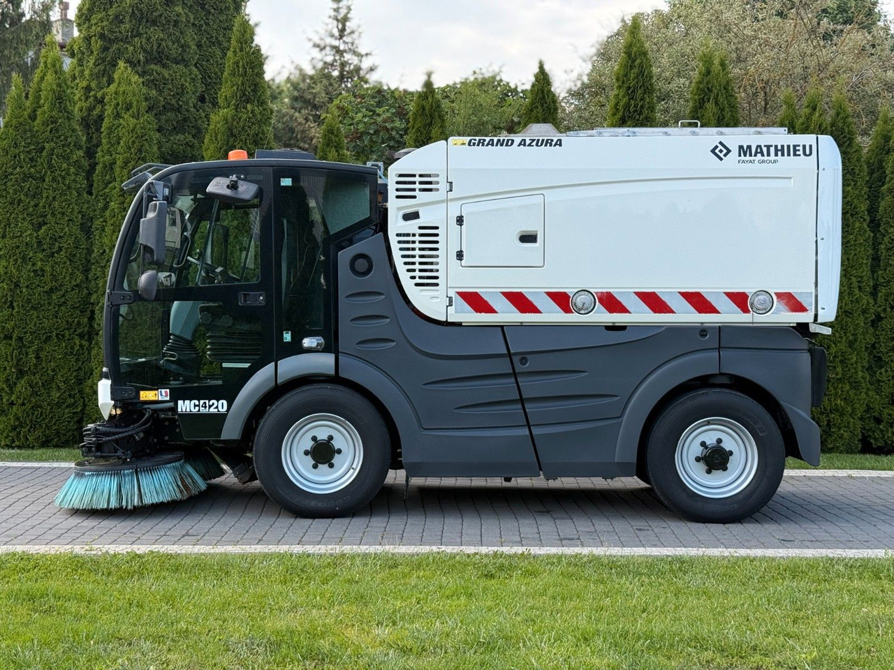 MATHIEU GRAND AZURA MC420 SWEEPER - Road sweeper: picture 3 MATHIEU GRAND AZURA MC420 SWEEPER - Road sweeper: picture 3
