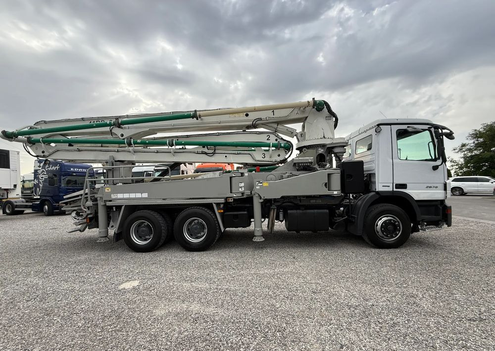 Concrete pump truck Mercedes-Benz ACTROS 2636 6X4 36 M WAITZINGER: picture 6