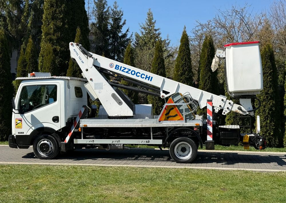 Nissan CABSTAR 16 M MANUAL - Truck mounted aerial platform: picture 4 Nissan CABSTAR 16 M MANUAL - Truck mounted aerial platform: picture 4