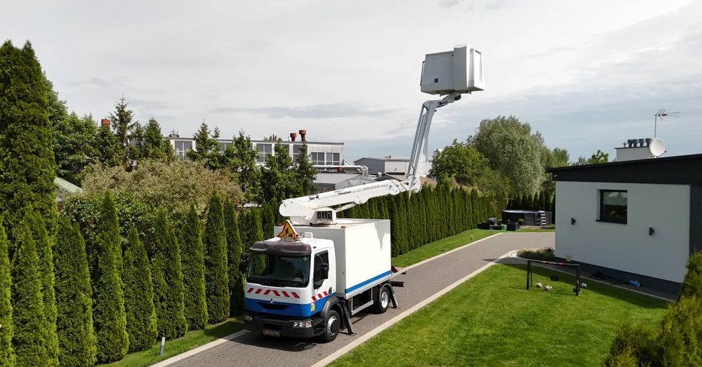 Renault MIDLUM 180 DCI 18 M WINDA FRANCE ELEVATEUR - Truck mounted aerial platform: picture 2 Renault MIDLUM 180 DCI 18 M WINDA FRANCE ELEVATEUR - Truck mounted aerial platform: picture 2