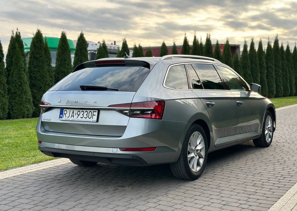 Skoda Superb 2.0 TDI SCR Style DSG - Estate car: picture 5 Skoda Superb 2.0 TDI SCR Style DSG - Estate car: picture 5