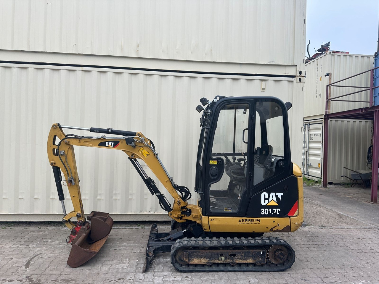 CAT 301.7D / 2014 Baujahr / 2x Löffel / 2.569 H - Mini excavator: picture 1 CAT 301.7D / 2014 Baujahr / 2x Löffel / 2.569 H - Mini excavator: picture 1
