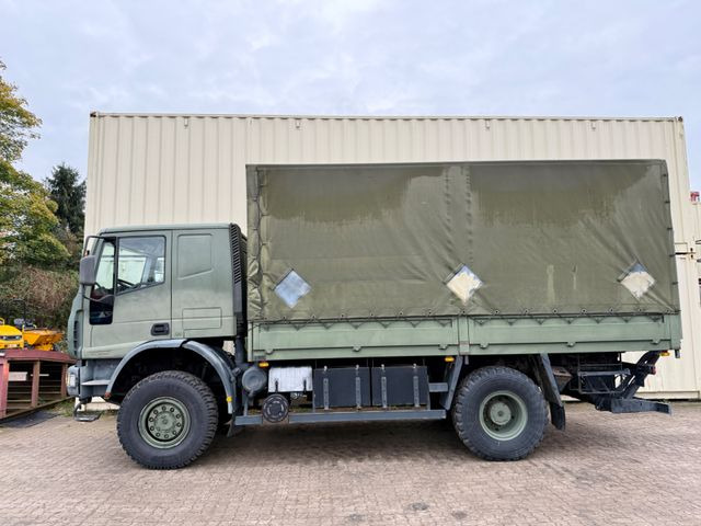 Iveco 140E24 4x4 / Armee / / Camper - Curtain side truck: picture 3 Iveco 140E24 4x4 / Armee / / Camper - Curtain side truck: picture 3