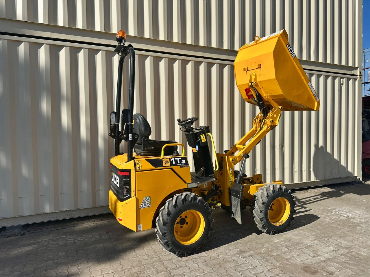 JCB 1T-2 High Tip Dumper, 674 Bh, 1.000 KG - Mini dumper: picture 4 JCB 1T-2 High Tip Dumper, 674 Bh, 1.000 KG - Mini dumper: picture 4