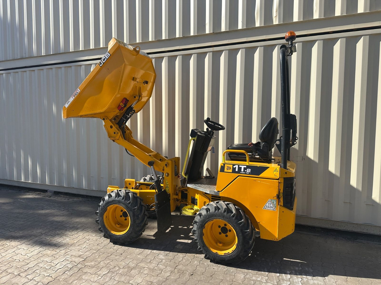 JCB 1T-2 Hochkipper Dumper, 362 Bh, 1.000 KG - Mini dumper: picture 1 JCB 1T-2 Hochkipper Dumper, 362 Bh, 1.000 KG - Mini dumper: picture 1
