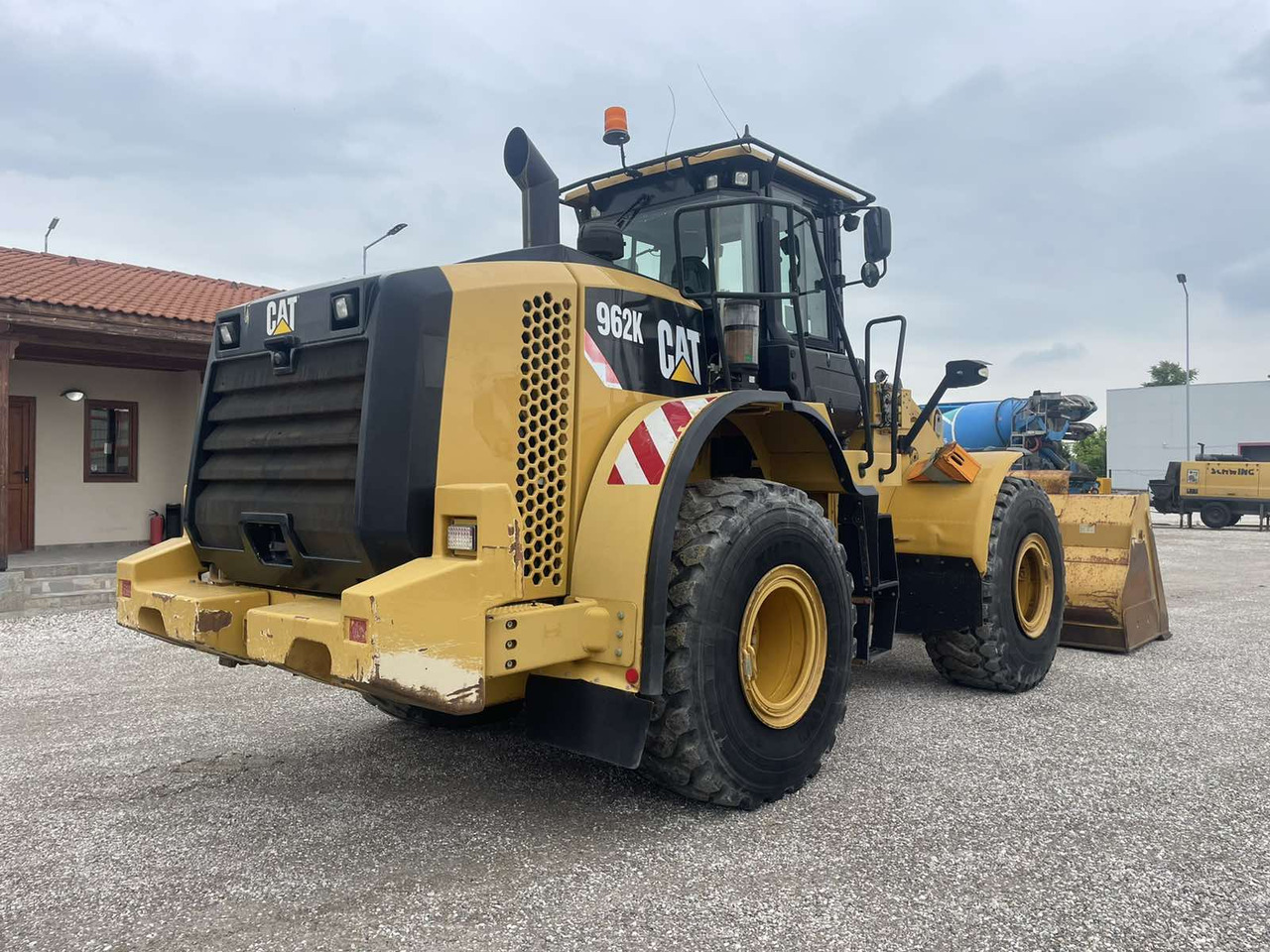 Wheel loader Caterpillar 962K: picture 7