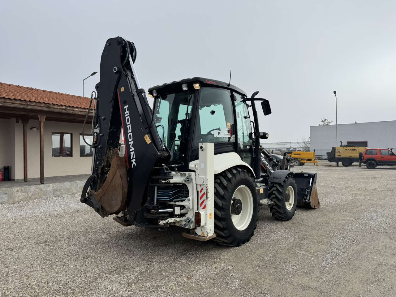 Backhoe loader HIDROMEK HMK102B: picture 7 Backhoe loader HIDROMEK HMK102B: picture 7