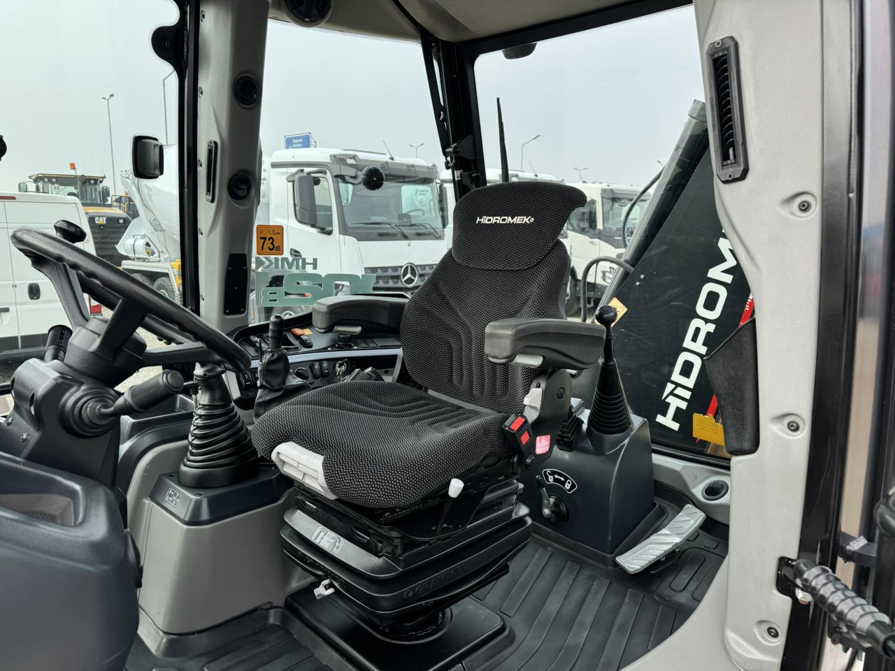 Backhoe loader HIDROMEK HMK102B: picture 9 Backhoe loader HIDROMEK HMK102B: picture 9