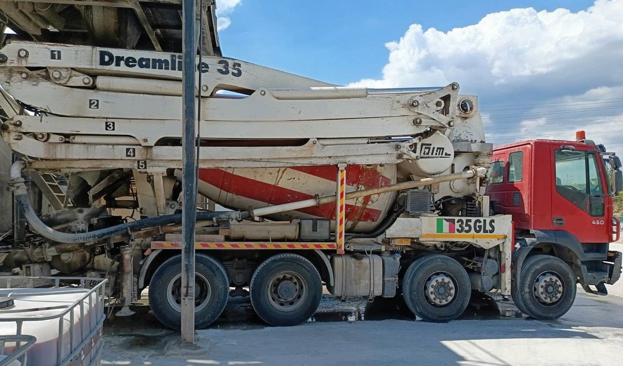 Iveco TRAKKER 450 COIME 35 - Concrete pump truck: picture 4 Iveco TRAKKER 450 COIME 35 - Concrete pump truck: picture 4
