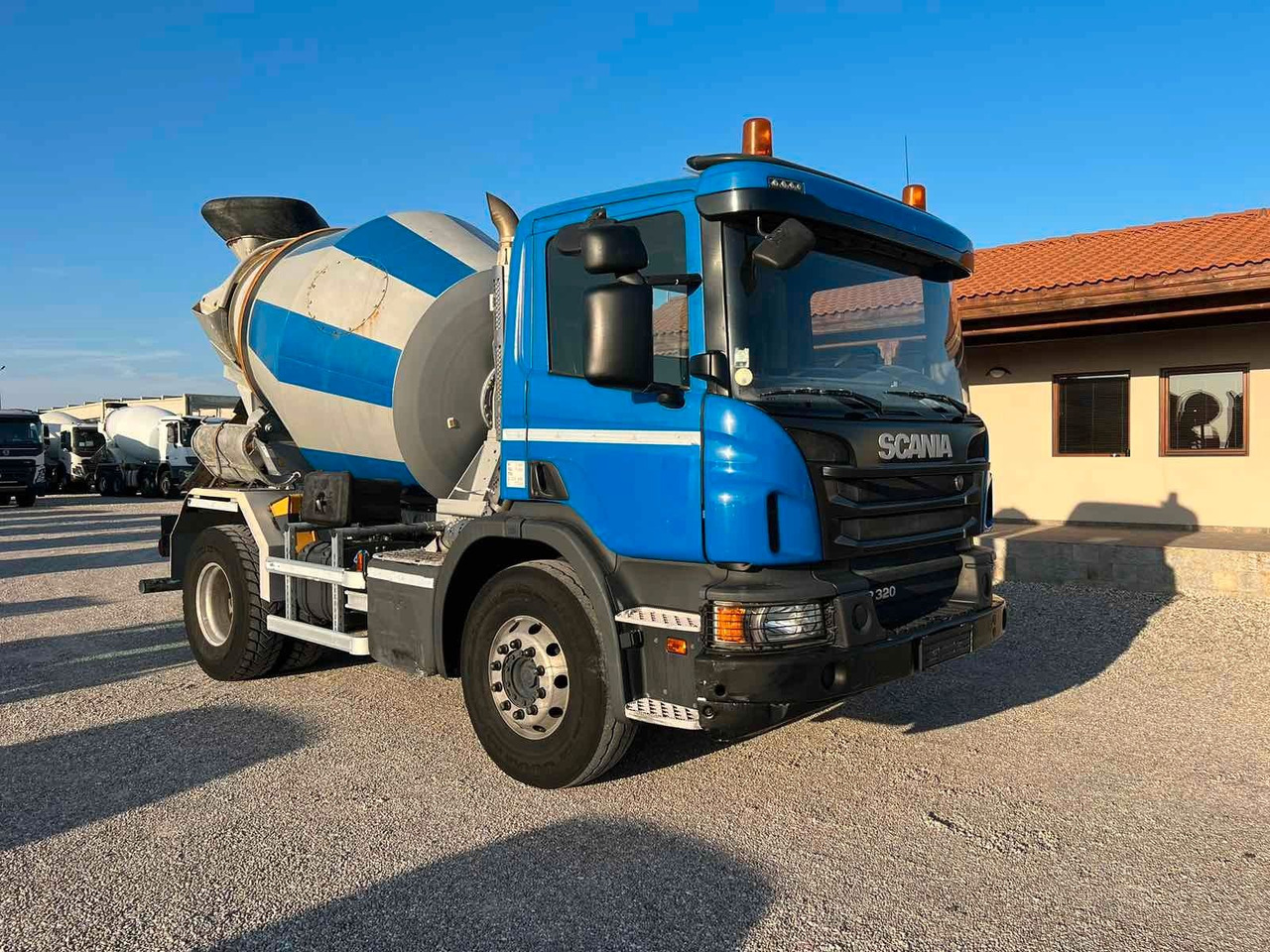 Scania P320 LIEBHERR 4M3 - Concrete mixer truck: picture 1 Scania P320 LIEBHERR 4M3 - Concrete mixer truck: picture 1