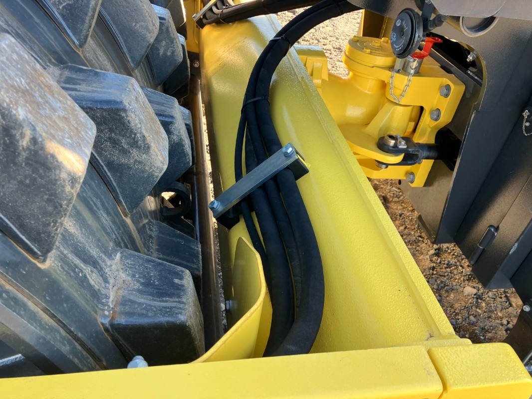 Compactor BOMAG DE BW 211 DH-5 Stage IV/TIER4f: picture 18