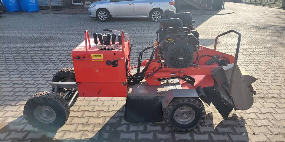Frezarka do pni Vermeer SC252 - Stump grinder: picture 5 Frezarka do pni Vermeer SC252 - Stump grinder: picture 5
