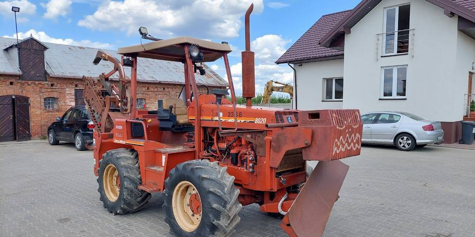 Koparka łańcuchowa Ditch Witch 8020 85KM - Trencher: picture 2 Koparka łańcuchowa Ditch Witch 8020 85KM - Trencher: picture 2
