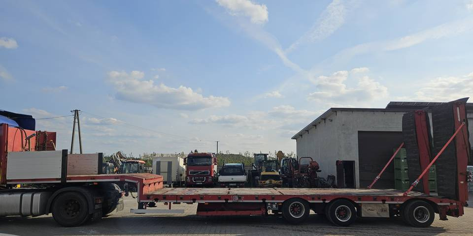 Naczepa niskopodwozie Bodex KIS3J DMC 47 ton - Low loader semi-trailer: picture 4 Naczepa niskopodwozie Bodex KIS3J DMC 47 ton - Low loader semi-trailer: picture 4