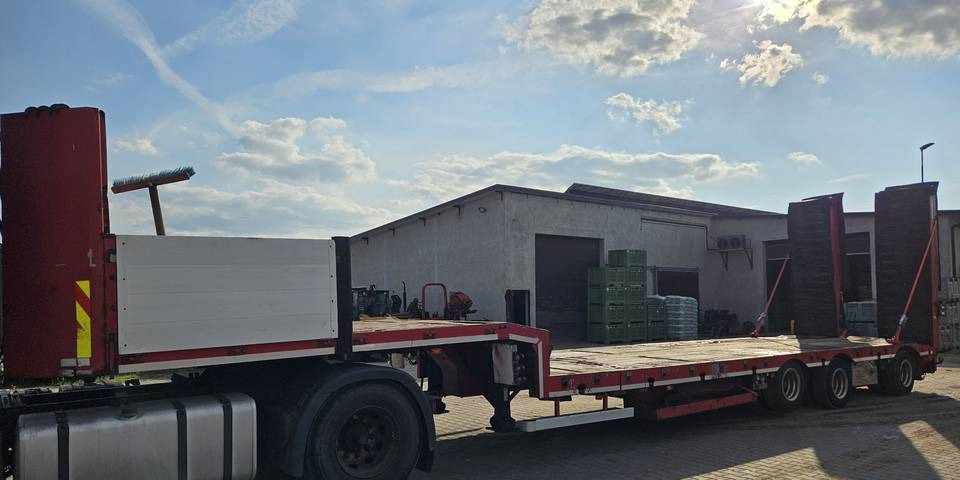 Naczepa niskopodwozie Bodex KIS3J DMC 47 ton - Low loader semi-trailer: picture 3 Naczepa niskopodwozie Bodex KIS3J DMC 47 ton - Low loader semi-trailer: picture 3