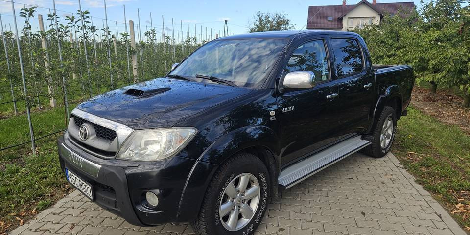 Toyota Hilux 3.0 SR5 automat 4x4 - Pickup truck: picture 1 Toyota Hilux 3.0 SR5 automat 4x4 - Pickup truck: picture 1