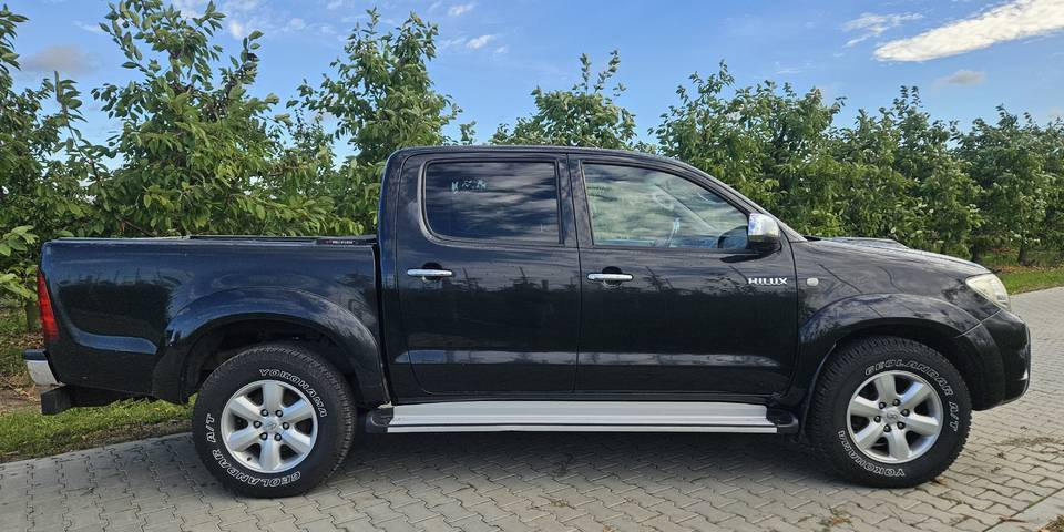 Toyota Hilux 3.0 SR5 automat 4x4 - Pickup truck: picture 4 Toyota Hilux 3.0 SR5 automat 4x4 - Pickup truck: picture 4