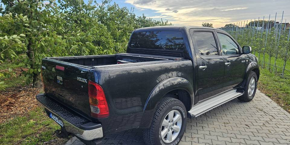 Toyota Hilux 3.0 SR5 automat 4x4 - Pickup truck: picture 5 Toyota Hilux 3.0 SR5 automat 4x4 - Pickup truck: picture 5