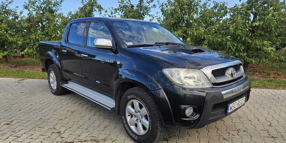 Toyota Hilux 3.0 SR5 automat 4x4 - Pickup truck: picture 3 Toyota Hilux 3.0 SR5 automat 4x4 - Pickup truck: picture 3