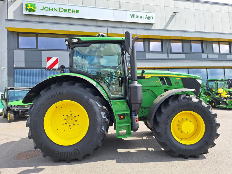 John Deere 6R 155 Autopower - Farm tractor: picture 2 John Deere 6R 155 Autopower - Farm tractor: picture 2