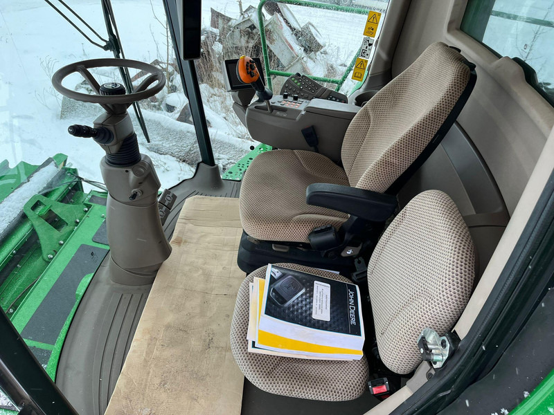 Combine harvester John Deere T660: picture 11