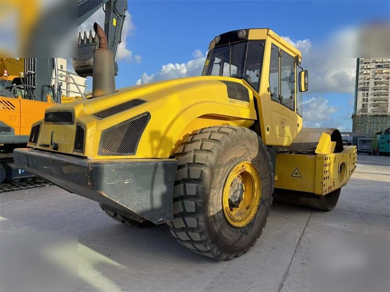 BOMAG BW226DH-4 - Compactor: picture 4 BOMAG BW226DH-4 - Compactor: picture 4