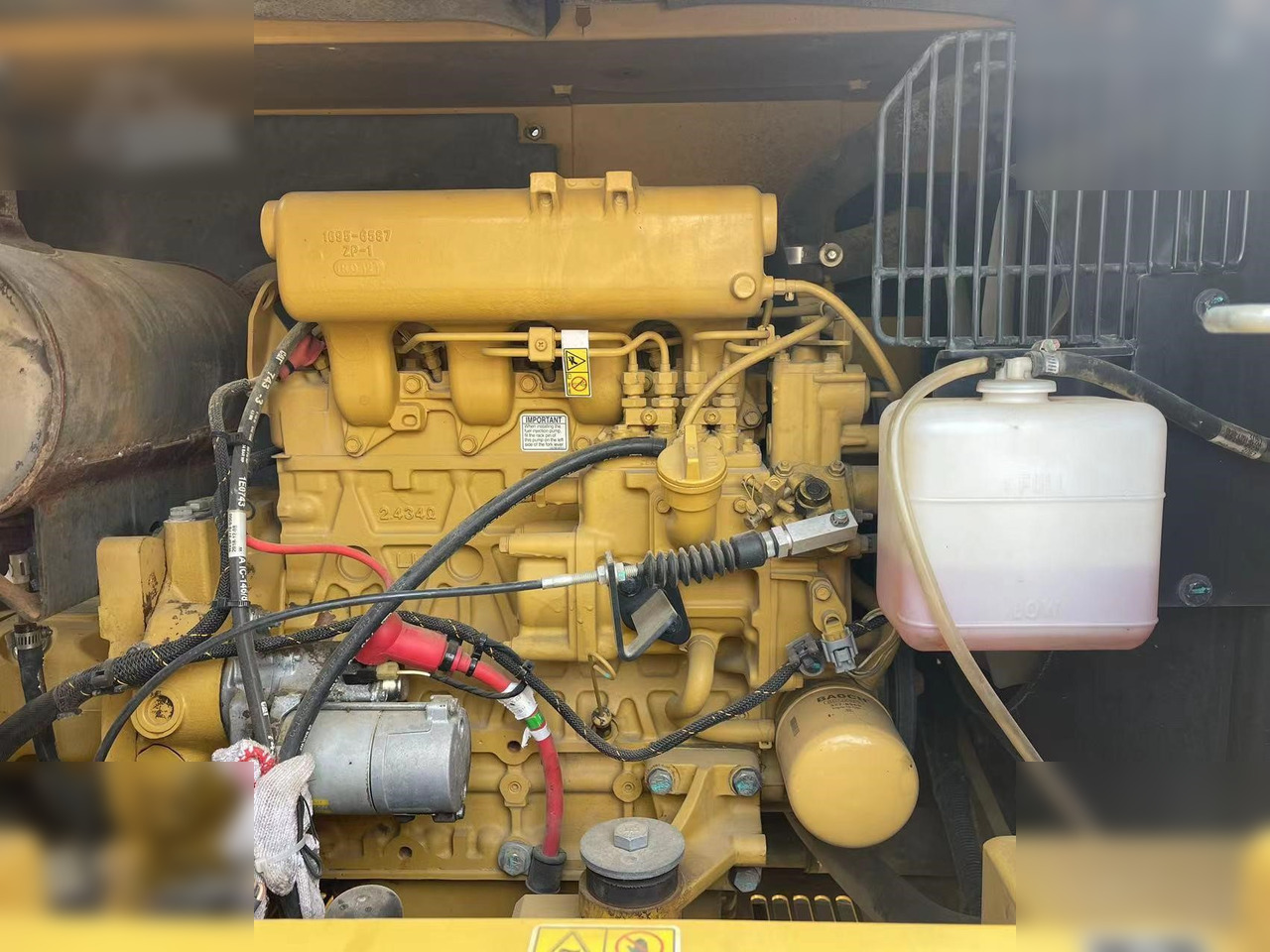 Crawler excavator CATERPILLAR 307.5: picture 11